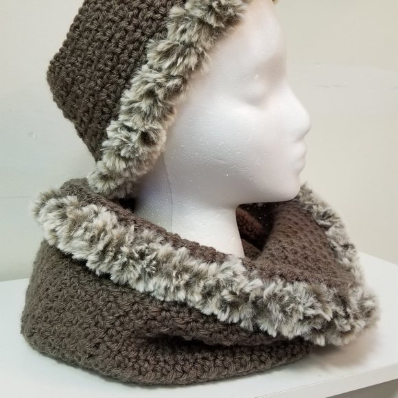 Faux fur trimmed Earwarmers, hats. infinity scarf - Picture 9 of 12
